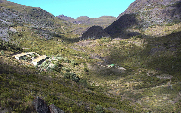 Albergue  Base Crestones : Parque Nacional Chirripo