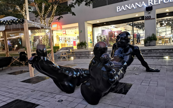 Big Foot : Centro Comercial Avenida Escazú