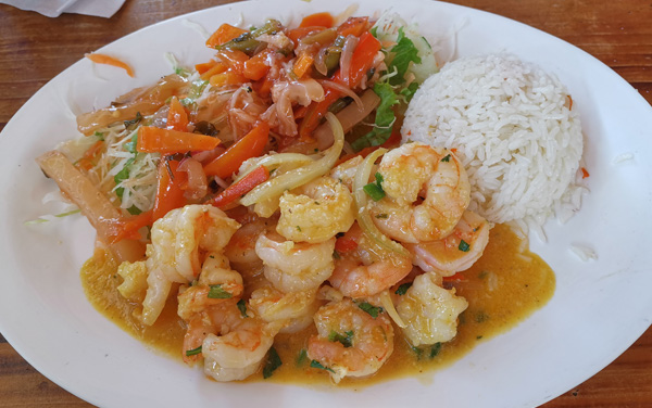 Camarones medianos con Arroz : Restaurante la Cevichera