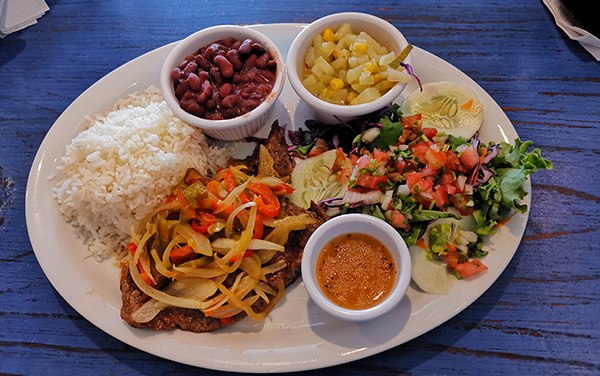 Casado con Bistec - Cuchara Doña Emilce, Flores, Heredia