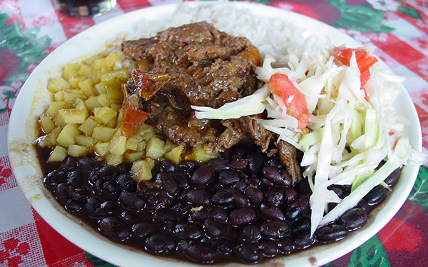 casado con carne chayote