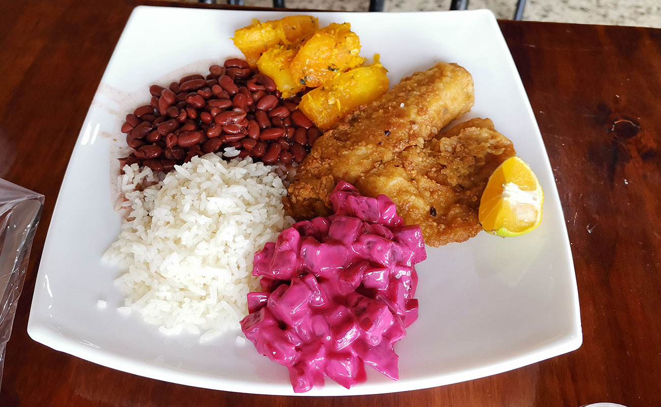 casado-con-pescado-restaurante-la-roca-distrito-escazu-canton-escazu-san-jose-27112023