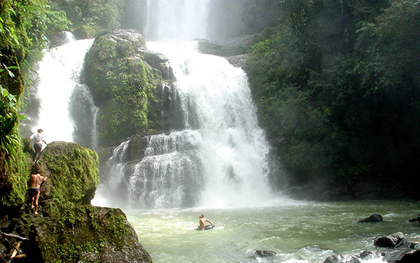 Catarata Nauyaca : San Salvador, Barú