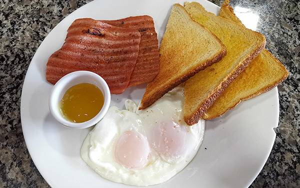 Desayuno con Mortadela : Restaurante Mi TIerra