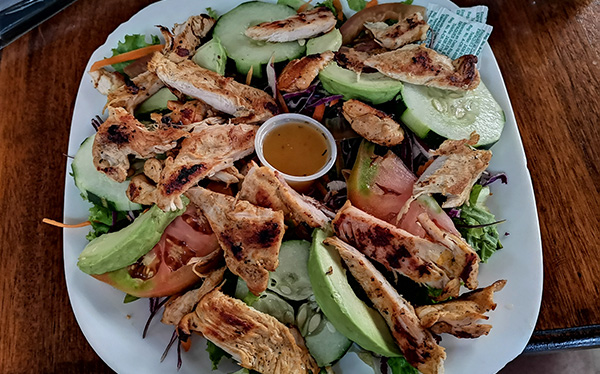 Ensalada de Pollo - Restaurante Posada de las Brujas