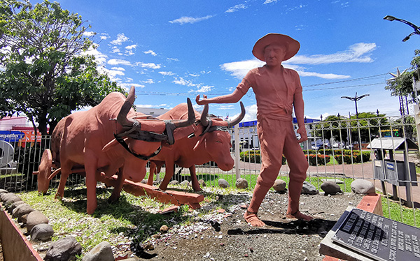 Escultura Boyero - Parque Cañas