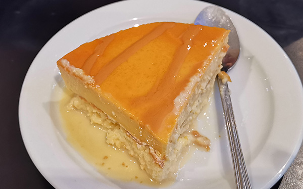 Flan de Tres Leches : Restaurante Spoon