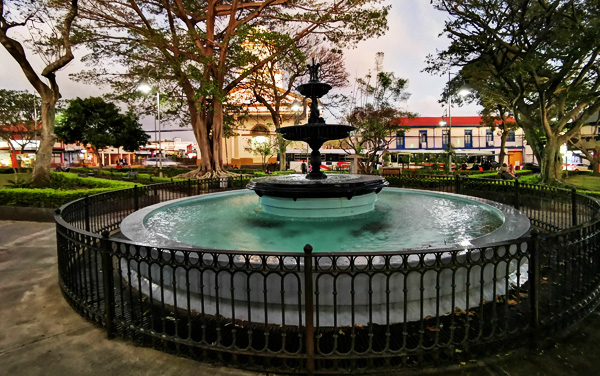 Fuente Parque el Carmen : Heredia