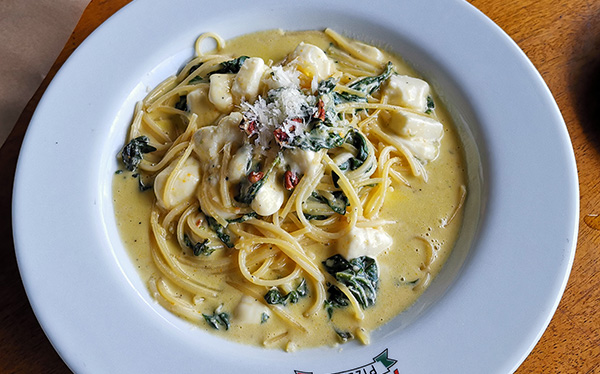 Pasta Checca Verde : La Fabbrica Pizzería