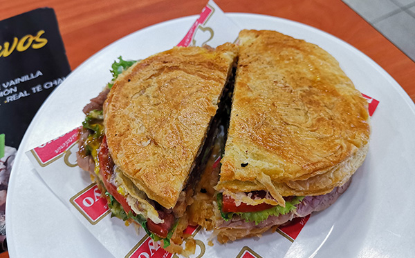 Pastel Arreglado con Carne - Cafetería y Pastelería Merayo