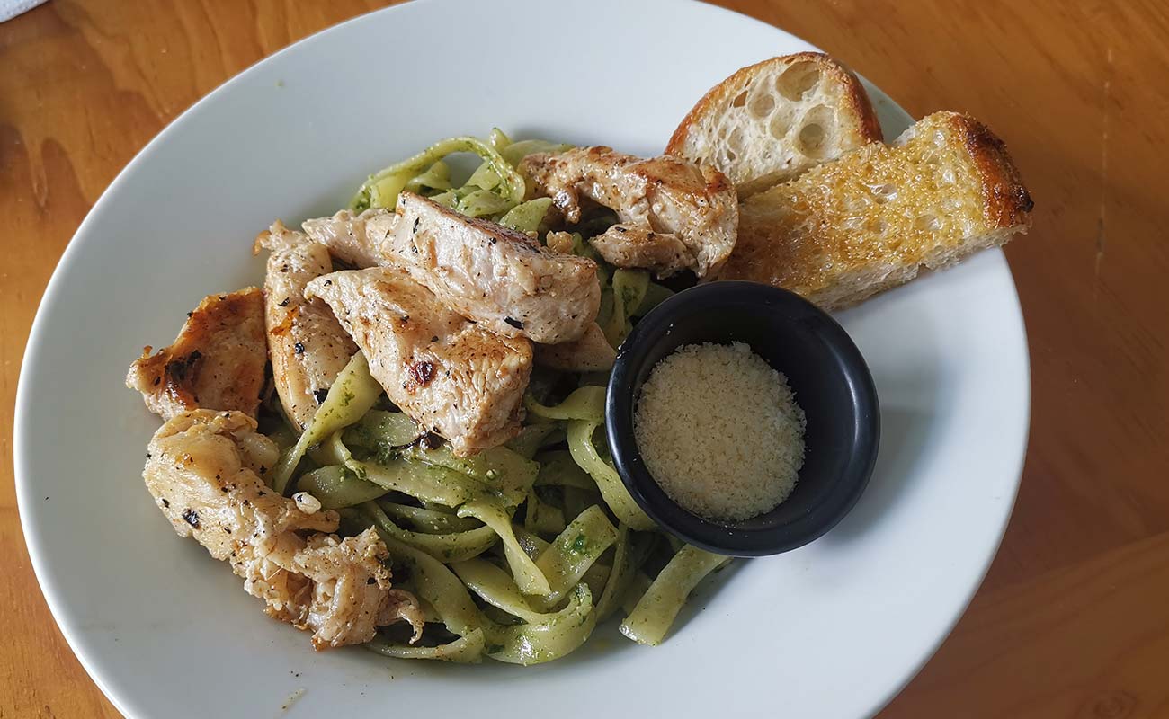 pesto-con-pollo-restaurante-cafe-esencia-mercadito-distrito-san-francisco-canton-heredia-heredia-06032024