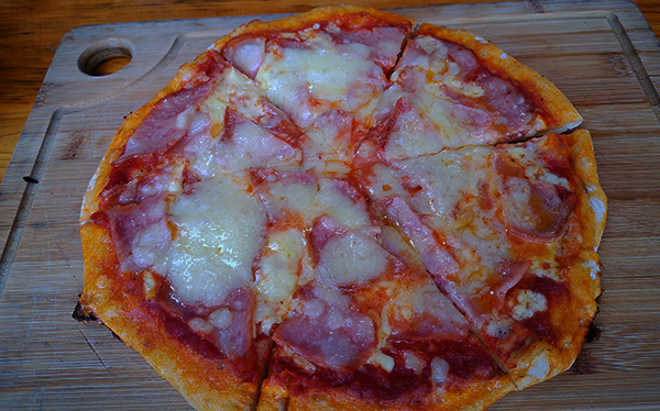 Pizza con Tocineta, Container Plaza, Santa Ana, San José