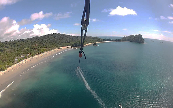 Vista Aérea Punta Catedral : Parque Nacional Manuel Antonio