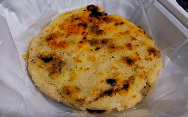 Pupusa con Chicharron y Queso - Pupusa Express