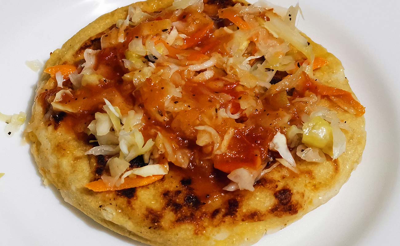 pupusas-chicharron-y-queso-la-pupuseria-distrito-cubujuqui-canton-heredia-03042024