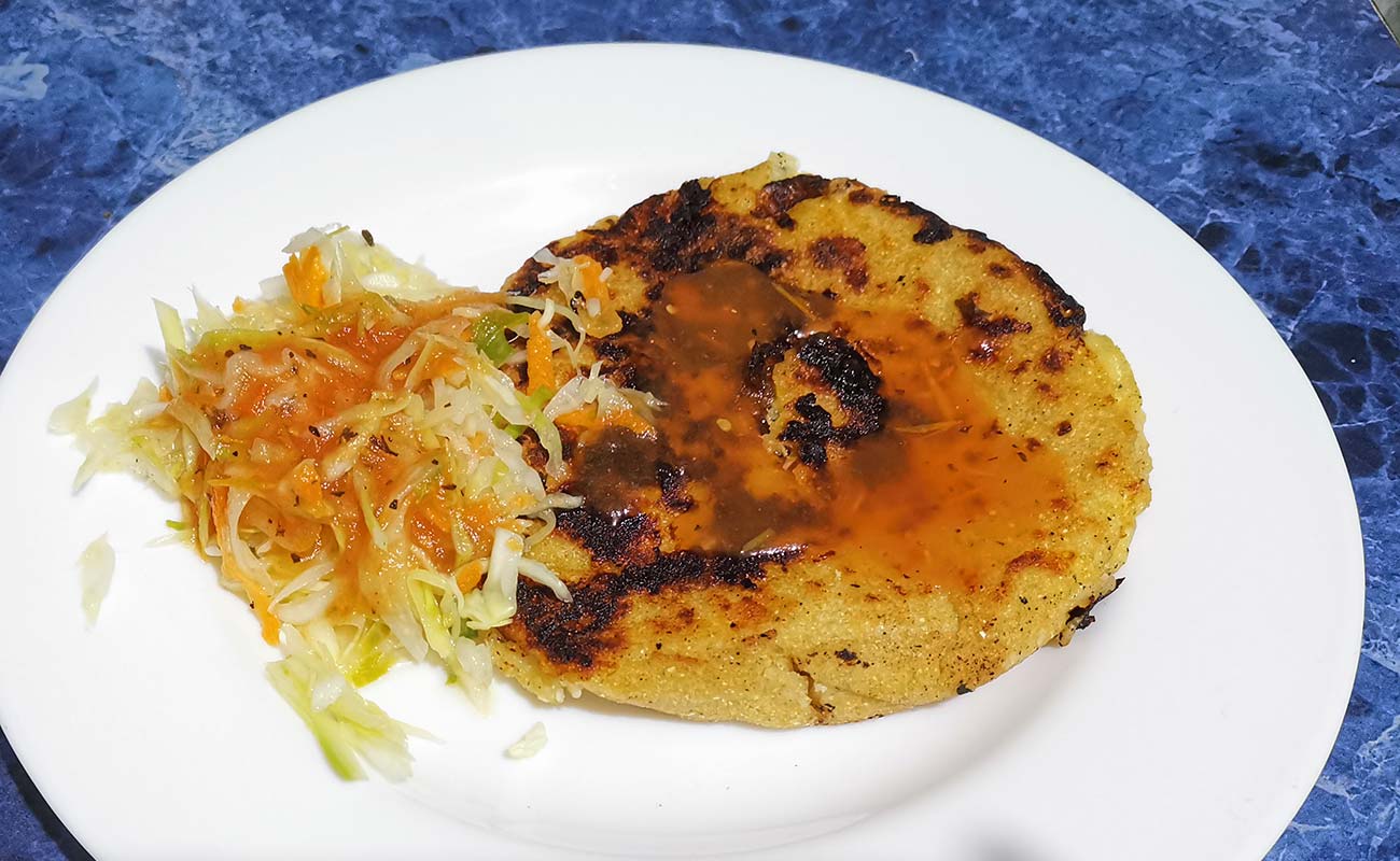 pupusas-chicharron-y-queso-la-pupuseria-distrito-cubujuqui-canton-heredia-20022024