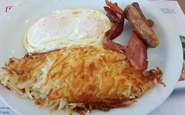 restaurante dennis rio segundo alajuela hashbrown sausage