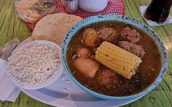 Sopa de Albondigas - Cuchara Doña Emilce, Flores, Heredia