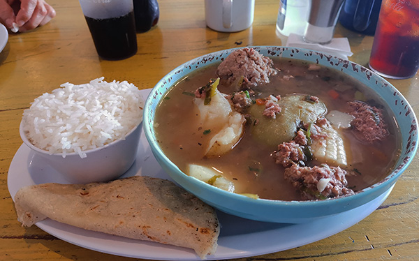 Sopa Albondigas - Cuchara Doña Emilce, Flores, Heredia