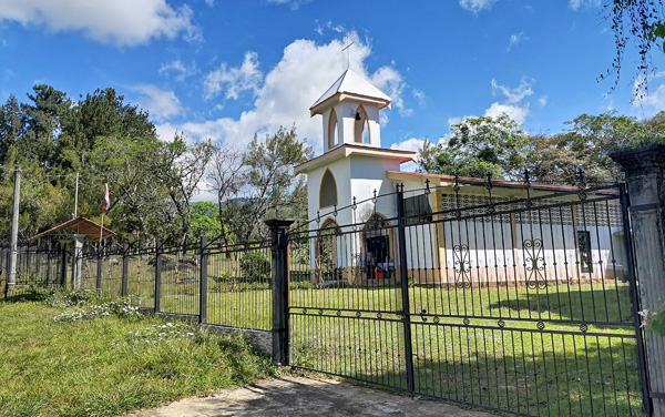 Templo Católico San Rafael de Brunka : Buenos Aires