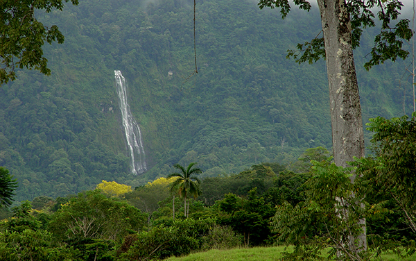 Vista desde el Sur : Catarata Rio Diamante