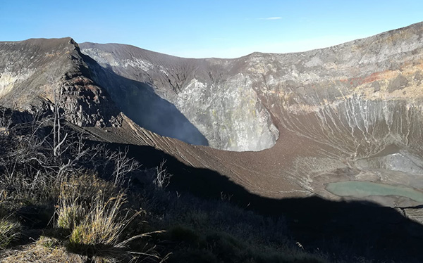 volcan turrialba 100